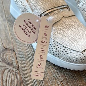 Wonders White Perforated Slip-On Sneakers boutique size 38 / 7 1/2